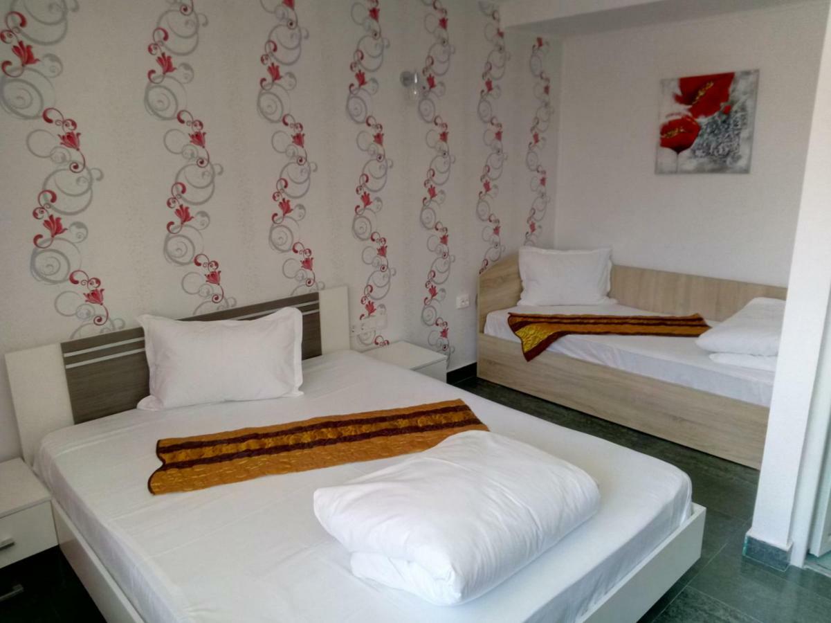 Camere De Inchiriat Carpati Hunedoara Dış mekan fotoğraf