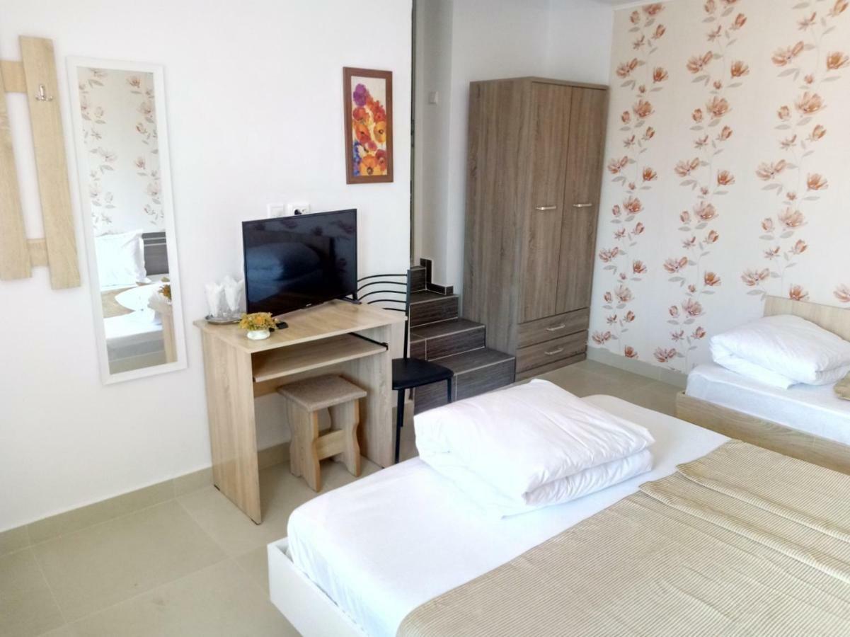 Camere De Inchiriat Carpati Hunedoara Dış mekan fotoğraf