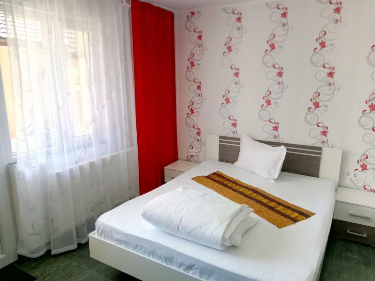Camere De Inchiriat Carpati Hunedoara Dış mekan fotoğraf